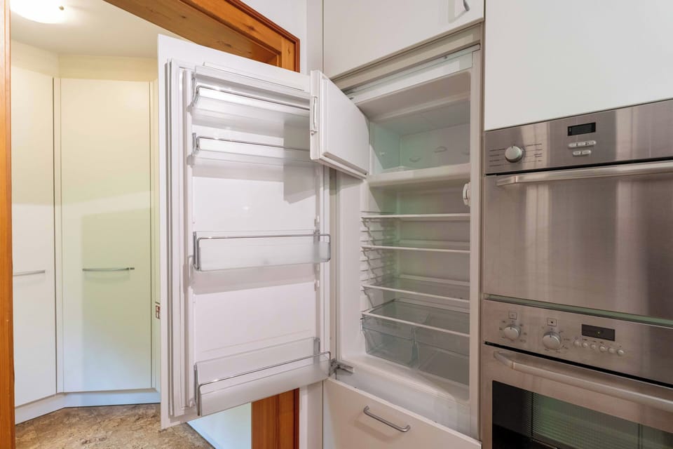 Comfort House, Lake View | Private kitchen | Electric kettle, highchair
