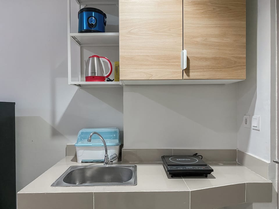 Standard Apartment | Private kitchen | Cookware/dishes/utensils