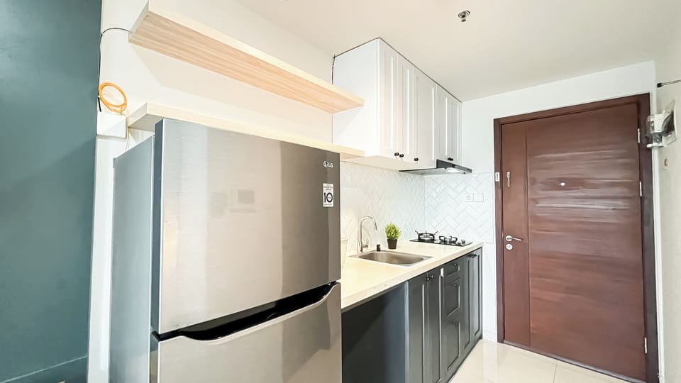Standard Apartment | Private kitchen | Cookware/dishes/utensils