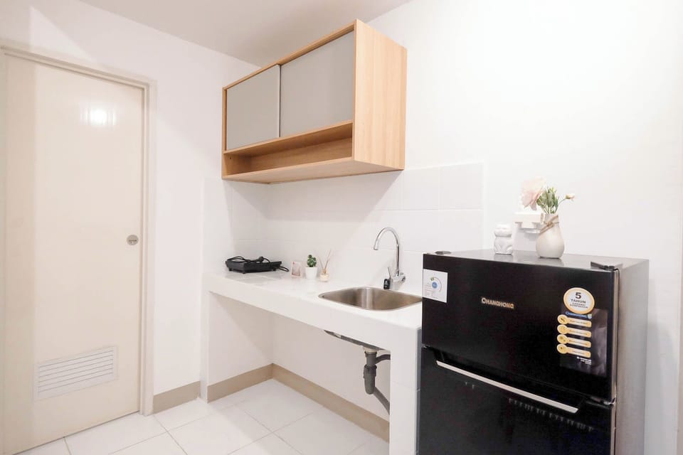 Standard Apartment | Private kitchen | Cookware/dishes/utensils