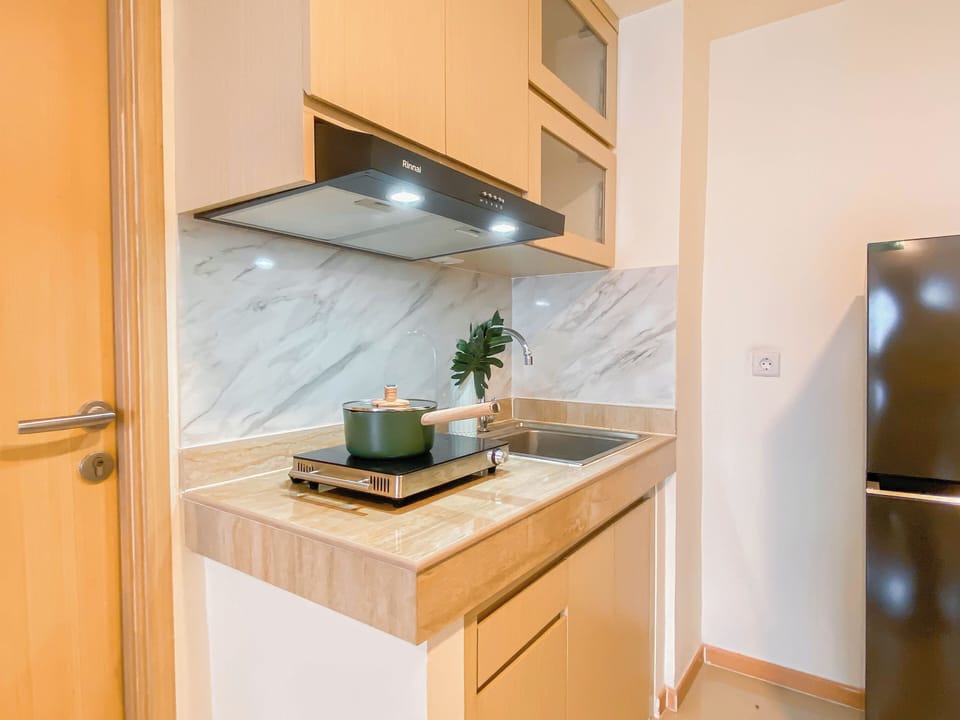 Standard Apartment | Private kitchen | Cookware/dishes/utensils