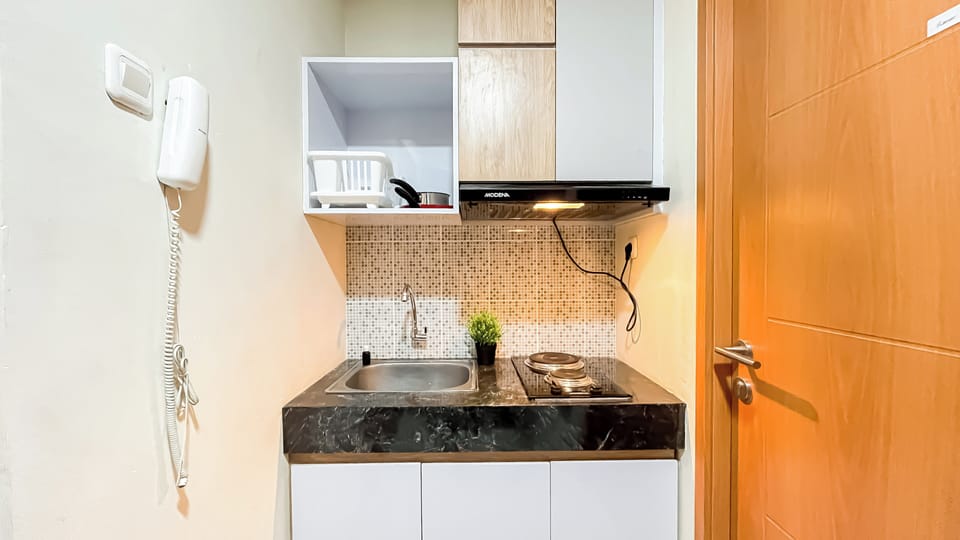 Deluxe Apartment | Private kitchen | Cookware/dishes/utensils