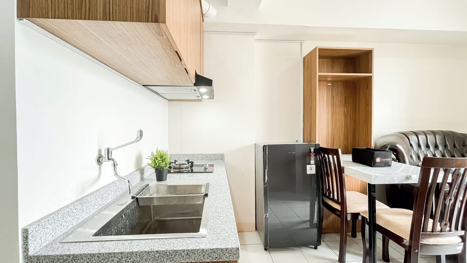 Deluxe Apartment | Private kitchen | Cookware/dishes/utensils