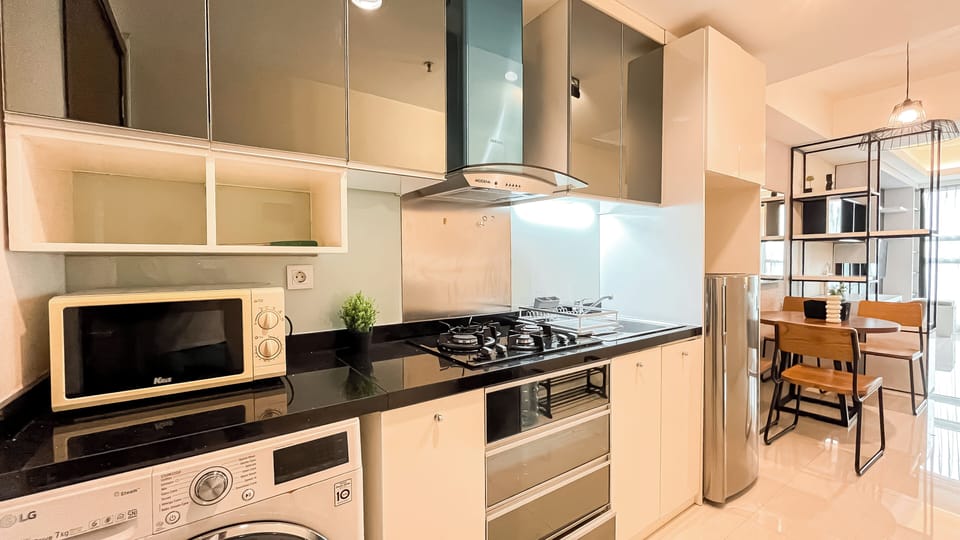 Deluxe Apartment | Private kitchen | Cookware/dishes/utensils