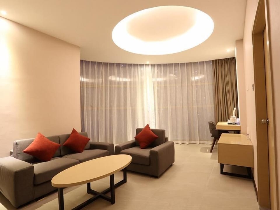 Luxury Suite, City View | Desk, laptop workspace, soundproofing, free WiFi