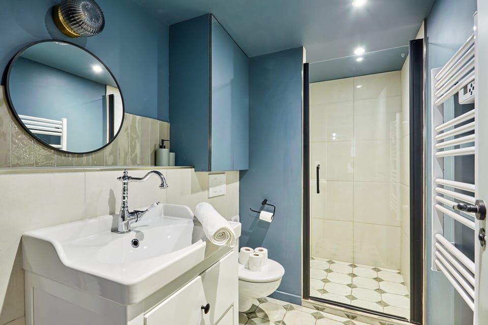 Apartment | Bathroom | Hair dryer