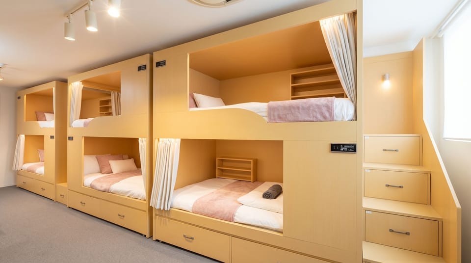 WiFi (free), bed sheets