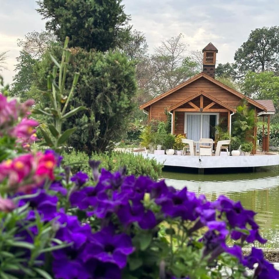 Luxury Cottage, 2 Bedrooms, Pool Access, Pool View | Wardrobe