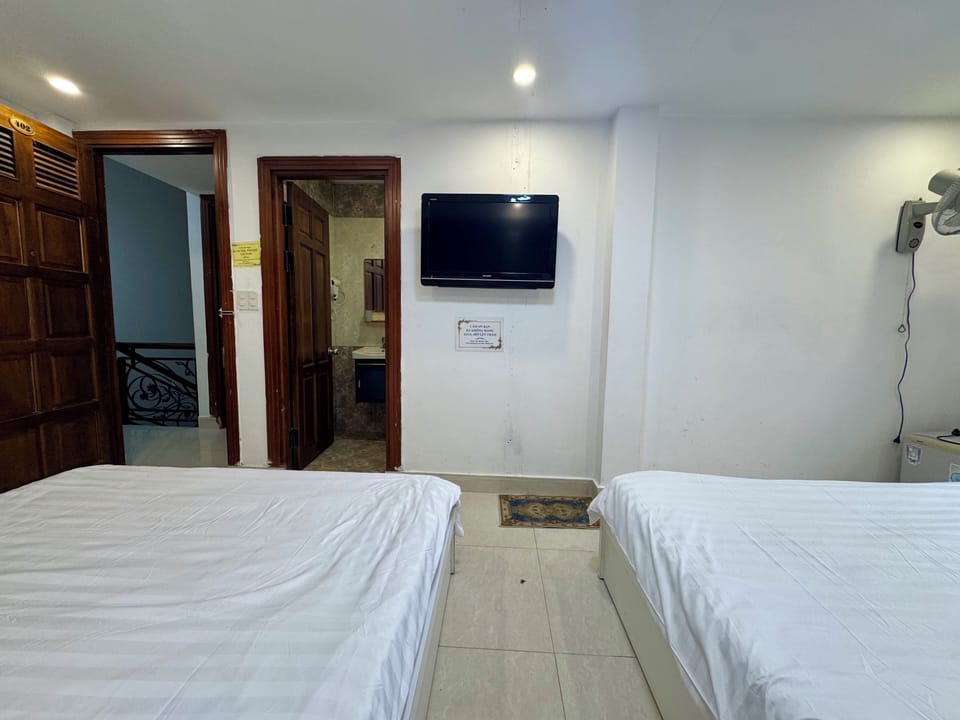Deluxe Quadruple Room | Desk, free WiFi