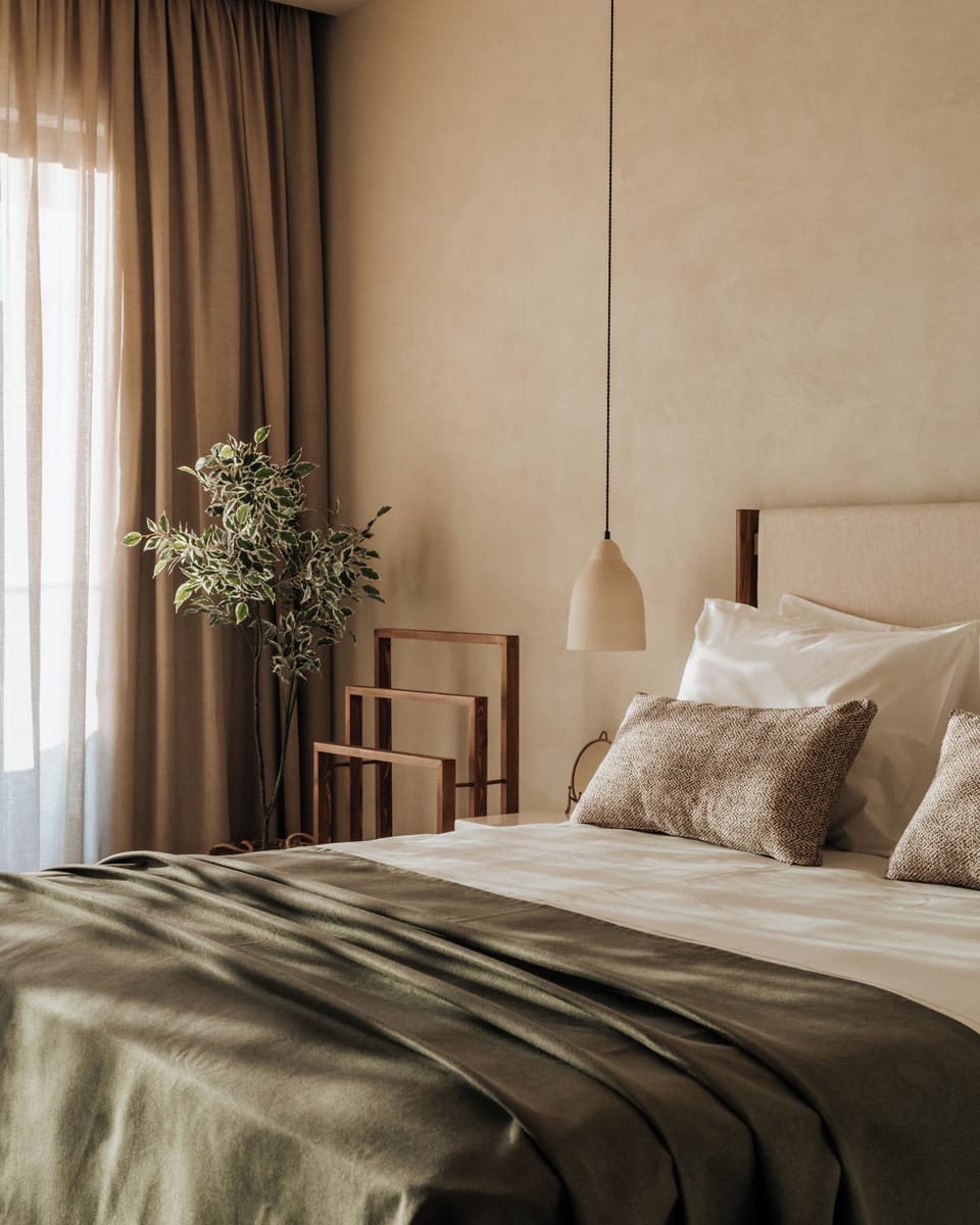 Deluxe Suite, Sea View | In-room safe, blackout drapes, soundproofing, iron/ironing board