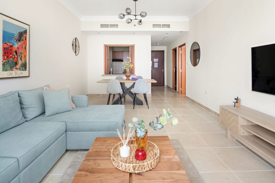 Comfort Apartment, City View | Living area