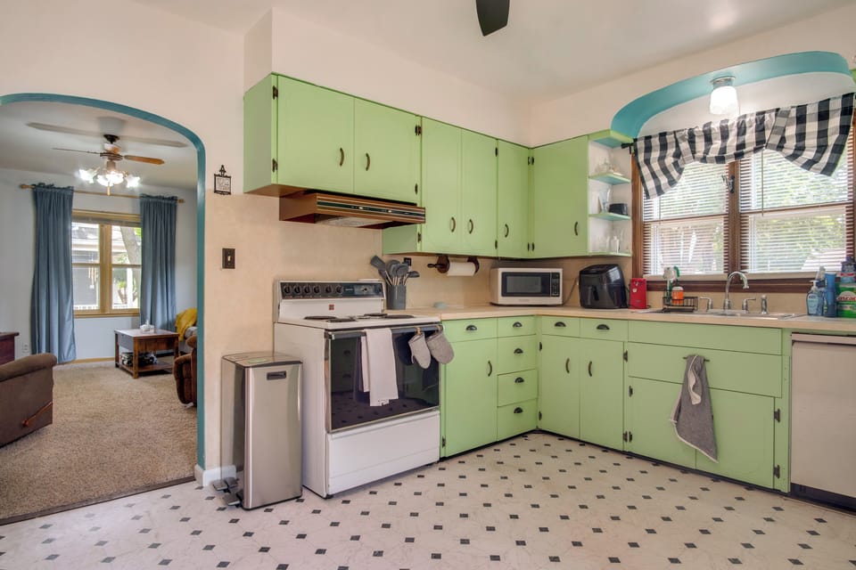 House (2 Bedrooms) | Interior