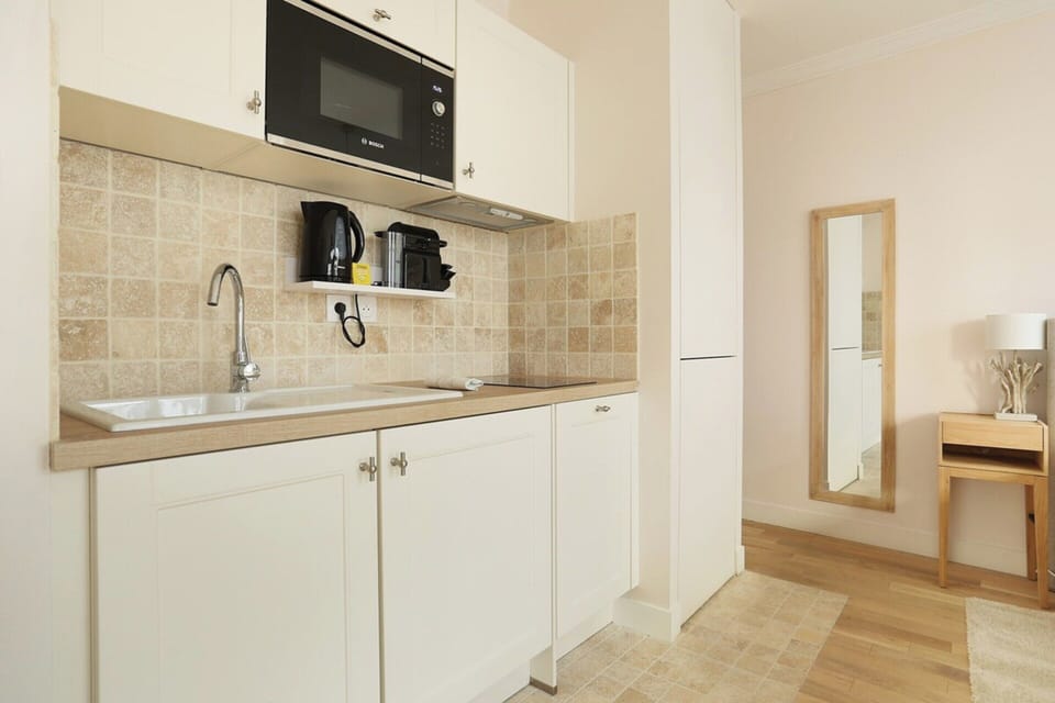 Apartment | Private kitchen | Fridge, microwave, stovetop, dishwasher