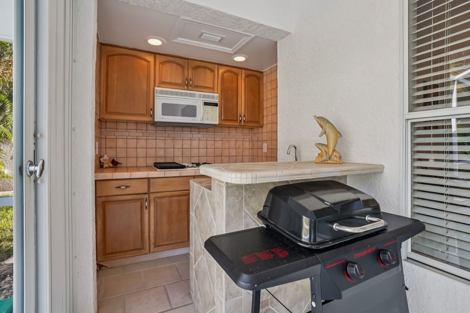 House, 3 Bedrooms | Private kitchen | Coffee/tea maker, fridge, oven