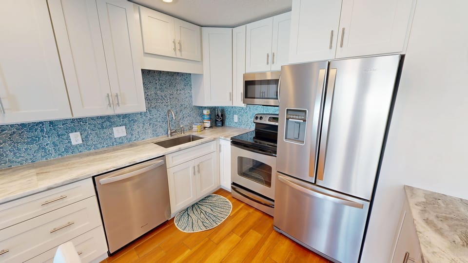Condo, 3 Bedrooms | Private kitchen | Coffee/tea maker, fridge, toaster