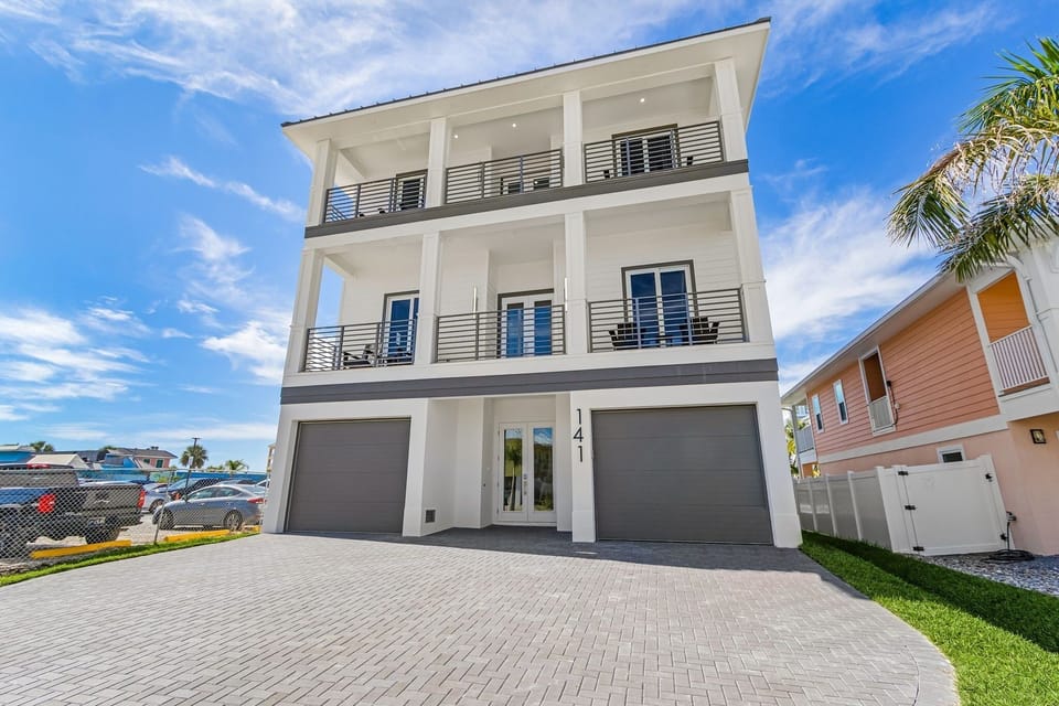 House, 6 Bedrooms | Exterior