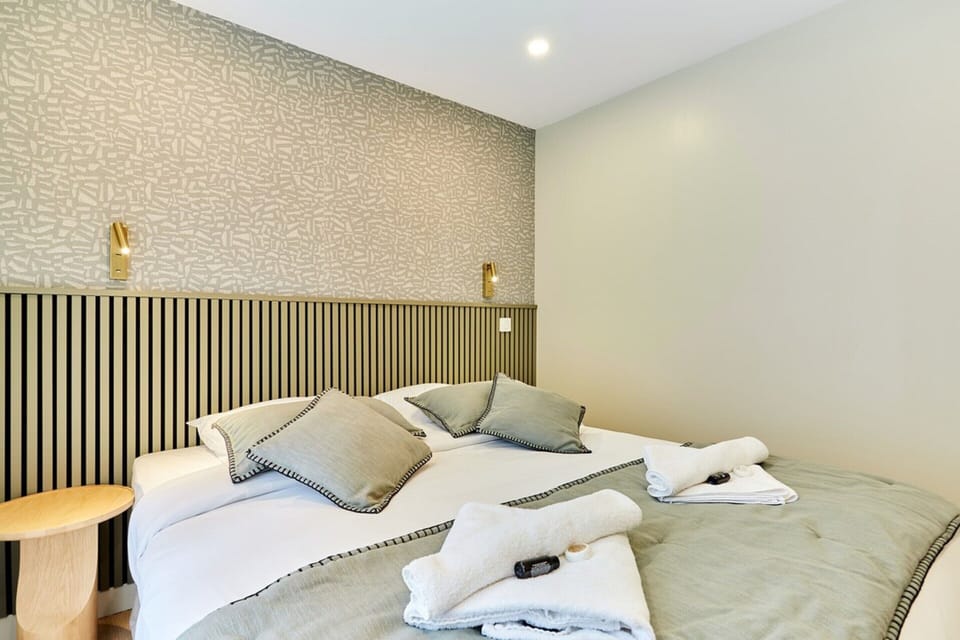 Apartment | 1 bedroom, laptop workspace, iron/ironing board, bed sheets
