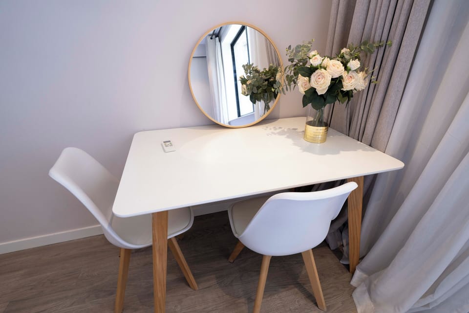 Senior Apartment, 2 Bedrooms, Bathtub | Soundproofing, free WiFi, bed sheets
