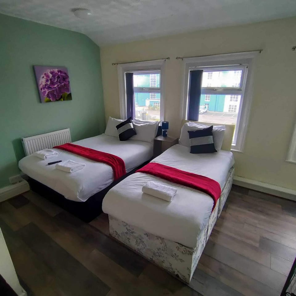 Twin Room | Iron/ironing board