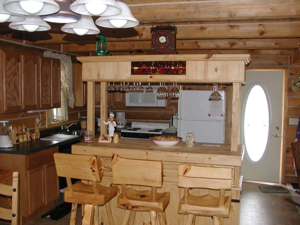 Premier Cabin (Desperado) | Private kitchen | Fridge, microwave, stovetop, dishwasher