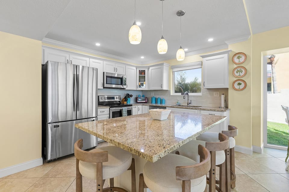 Condo, Multiple Beds (Golden Arms 101) | Private kitchen | Oven, toaster