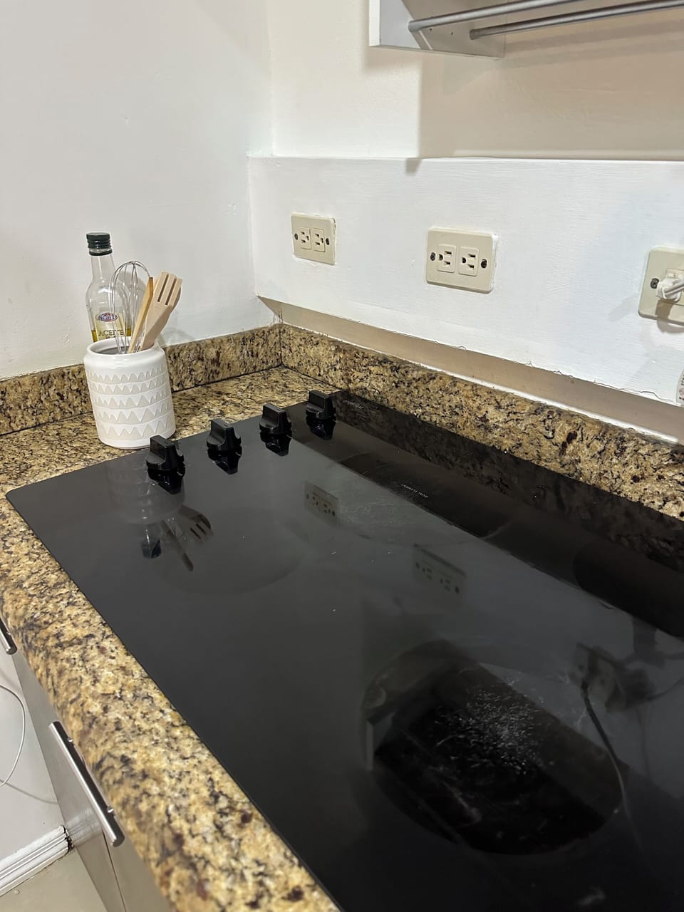 House, Balcony, Courtyard View | Private kitchen | Coffee/tea maker