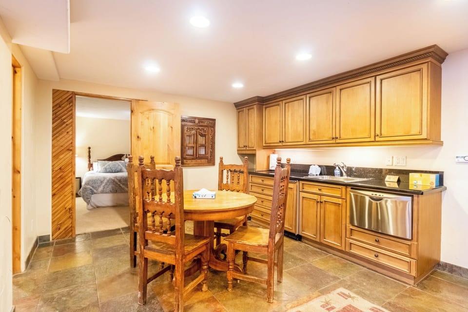 House (5 Bedrooms) | Property amenity