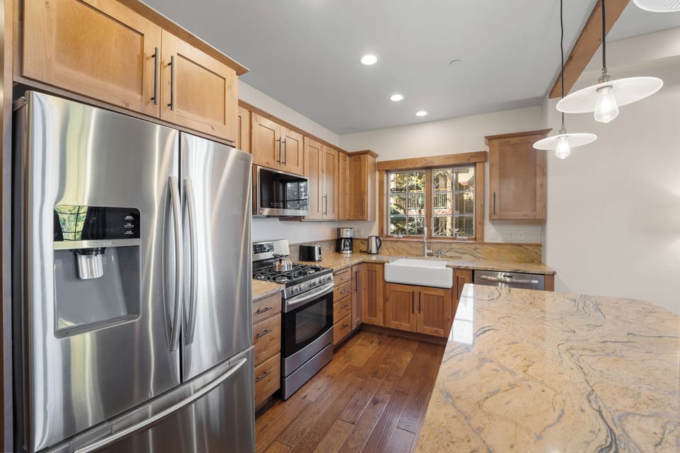 Condo (2 Bedrooms) | Property amenity