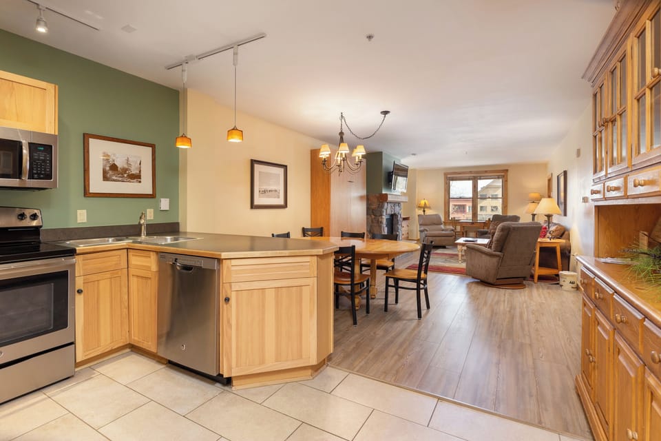 Condo (2 Bedrooms) | Property amenity