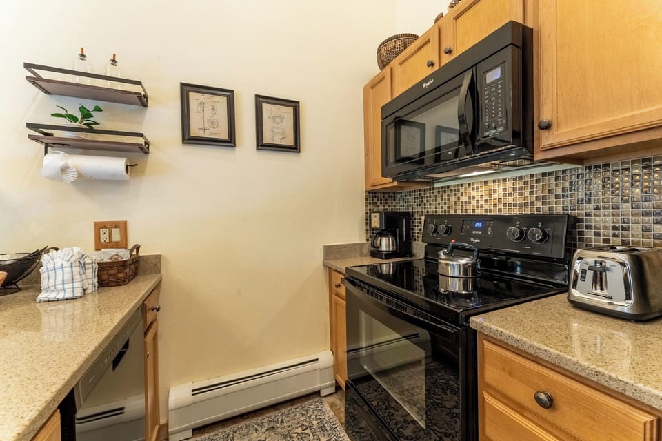 Condo (1 Bedroom) | Property amenity