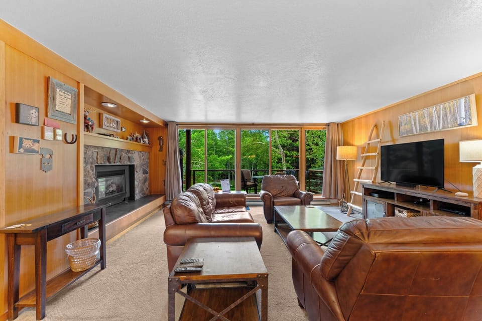 Condo (2 Bedrooms) | Property amenity