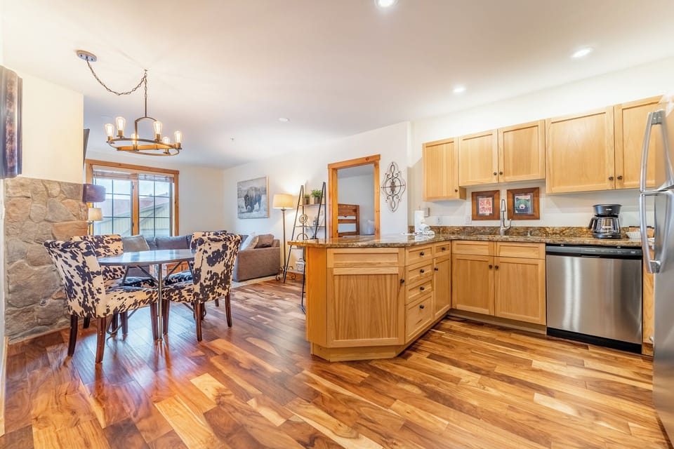 Condo (2 Bedrooms) | Front of property