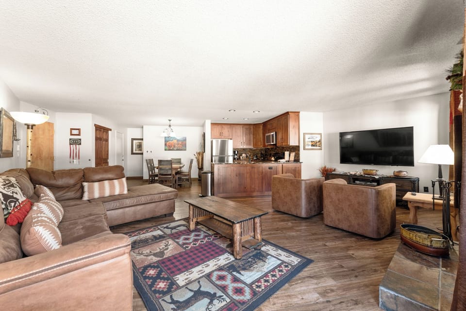 Condo (2 Bedrooms) | Property amenity