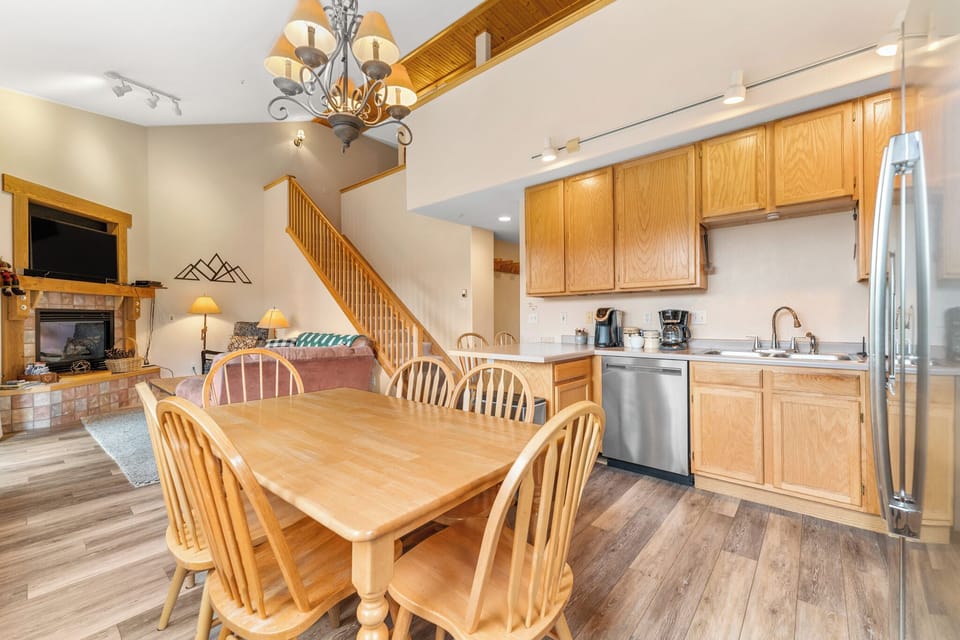 Condo (3 Bedrooms) | Property amenity