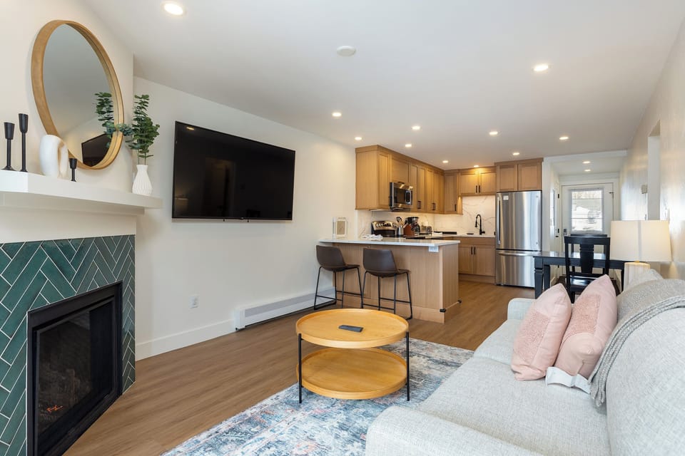 Condo (2 Bedrooms) | Property amenity