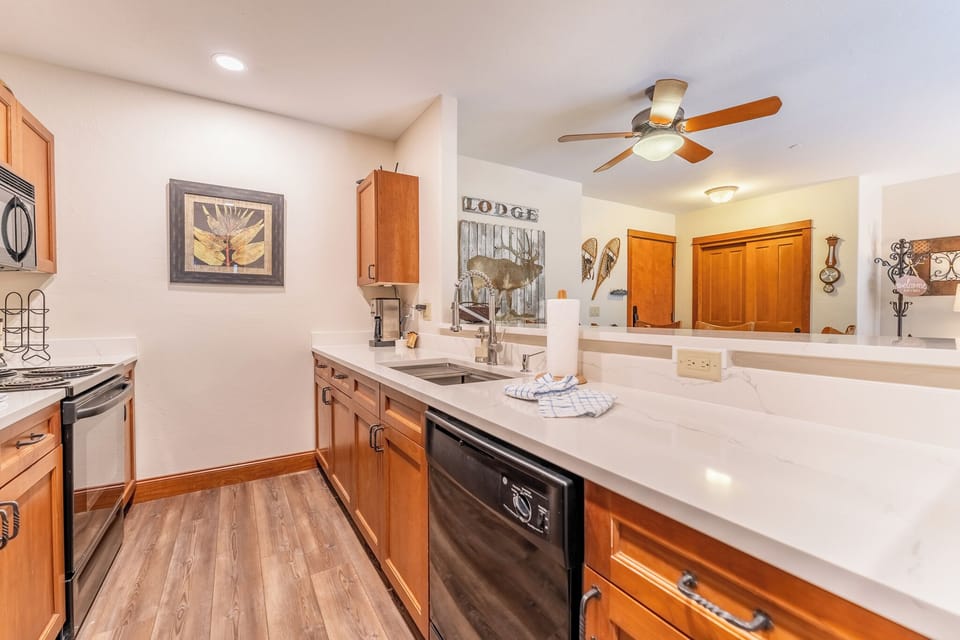 Condo (2 Bedrooms) | Property amenity