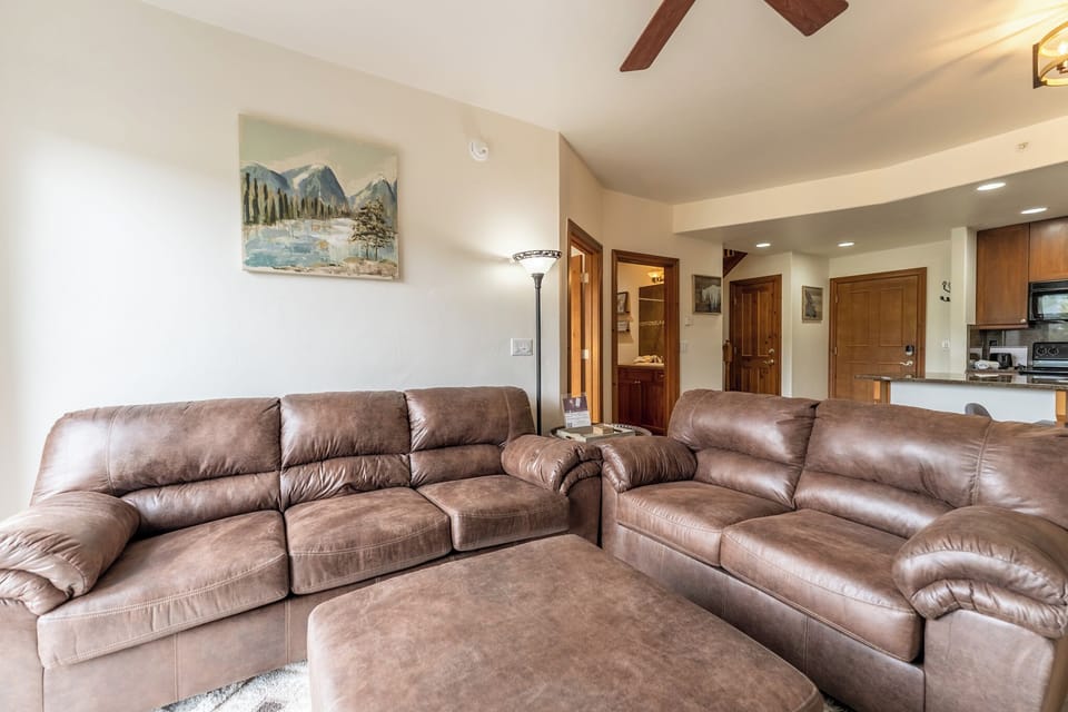 Condo (2 Bedrooms) | Property amenity