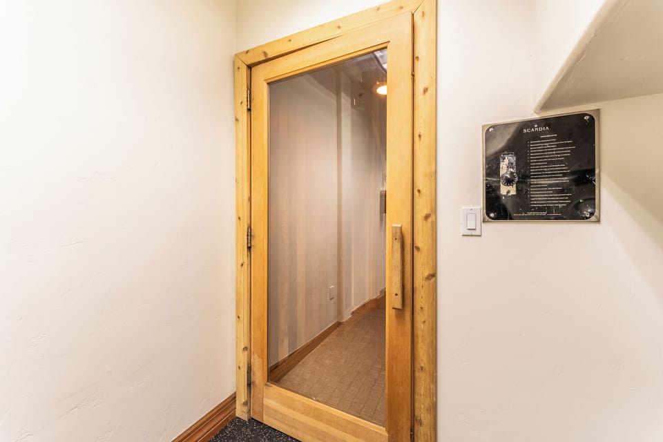 Condo (2 Bedrooms) | Property amenity