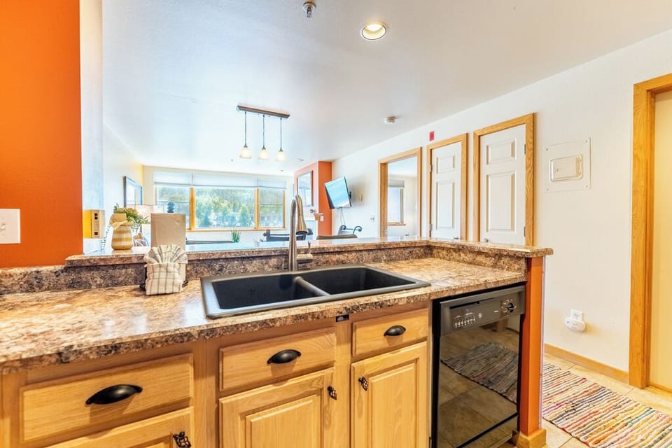 Condo (1 Bedroom) | Property amenity
