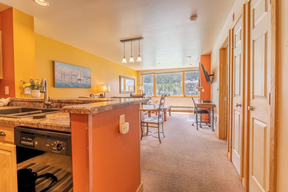 Condo (1 Bedroom) | Property amenity