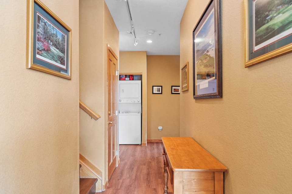 Condo (4 Bedrooms) | Property amenity