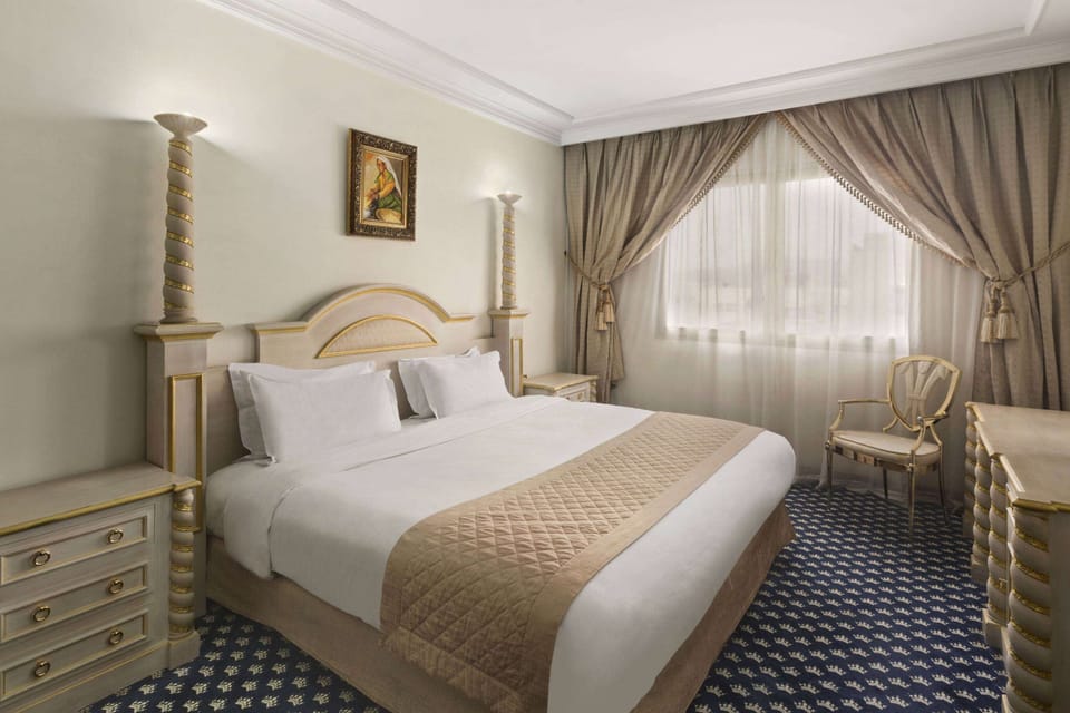 Premium bedding, minibar, in-room safe, desk