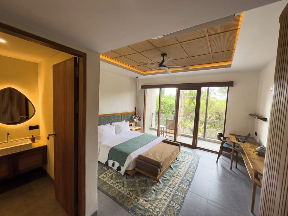 Suite, River View | In-room safe, iron/ironing board, free WiFi