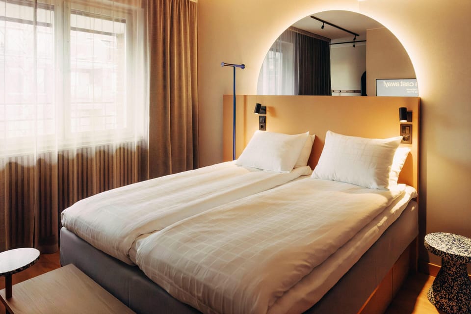 Room, 1 Queen Bed | Blackout drapes, WiFi (free), bed sheets