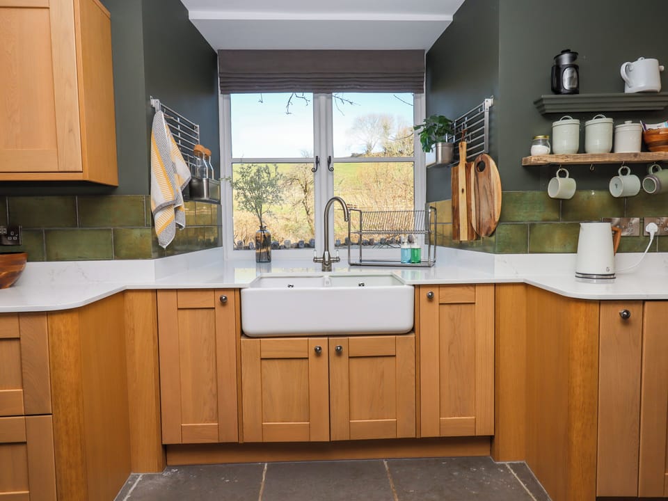 Fridge, microwave, dishwasher, toaster