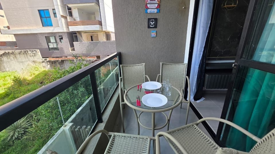 Classic Apartment | Outdoor dining