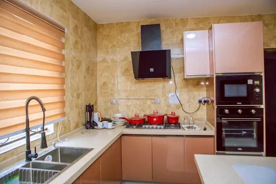 Deluxe Room, Balcony, City View | Private kitchen | Mini-fridge