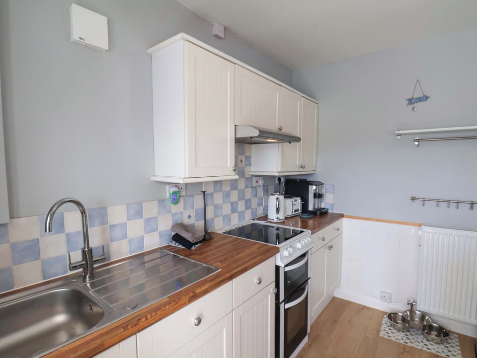 Fridge, microwave, dishwasher, toaster