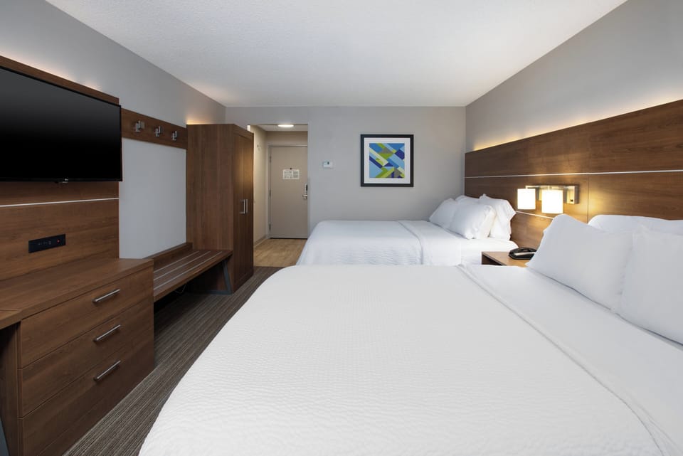 In-room safe, iron/ironing board, free cribs/infant beds, rollaway beds