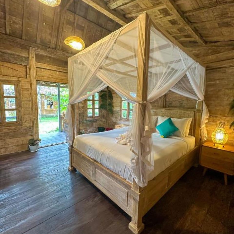 Standard Double Room, Balcony, Pool View | Free WiFi, bed sheets